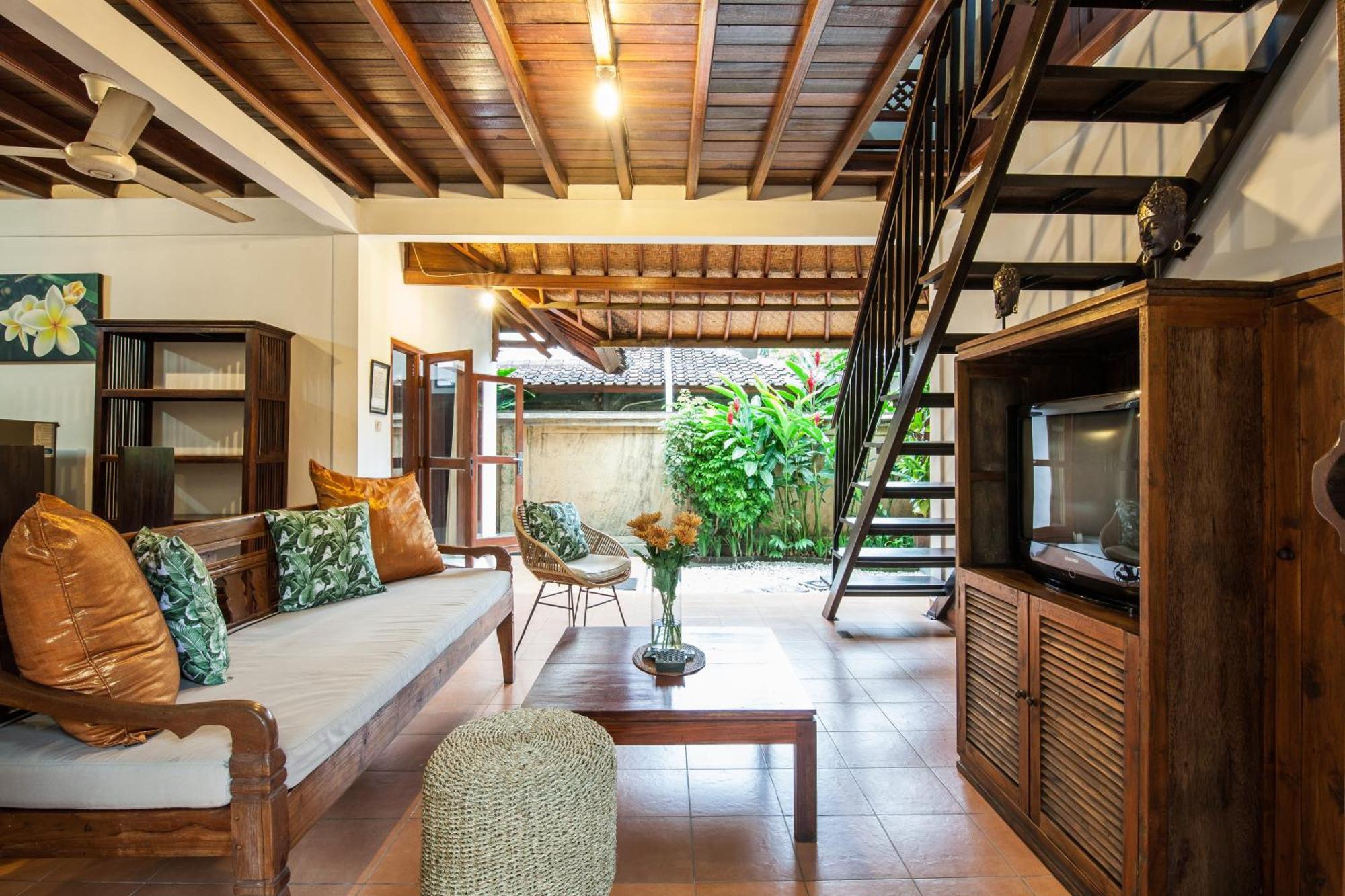 4-br Garden Legian 5-min Walk To And Shops Bali Villa Seminyak (Bali)